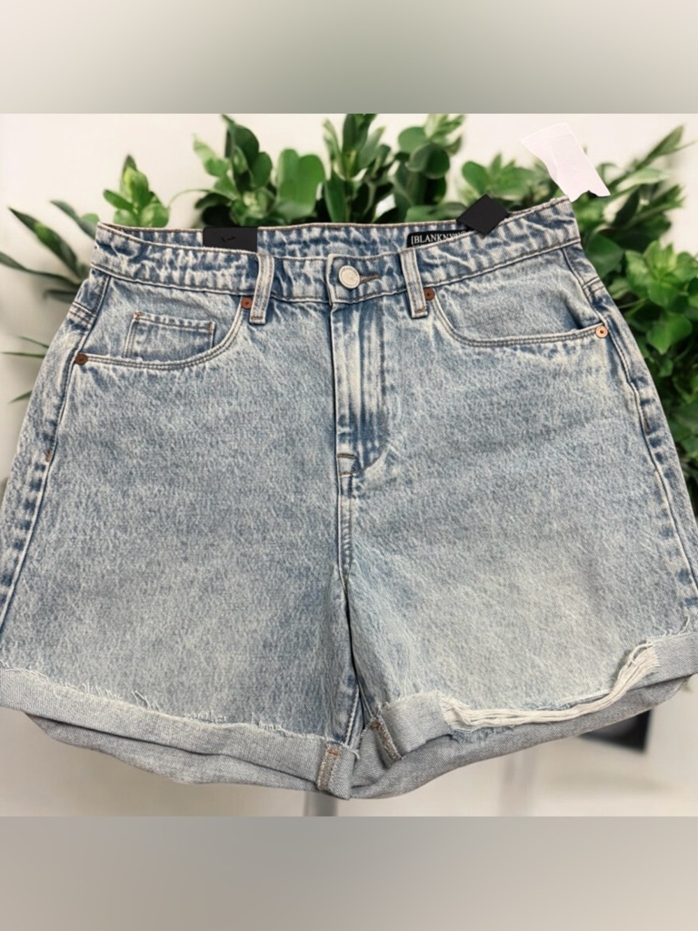 Blank NYC NWT The Perry Mom Denim Shorts Size 27